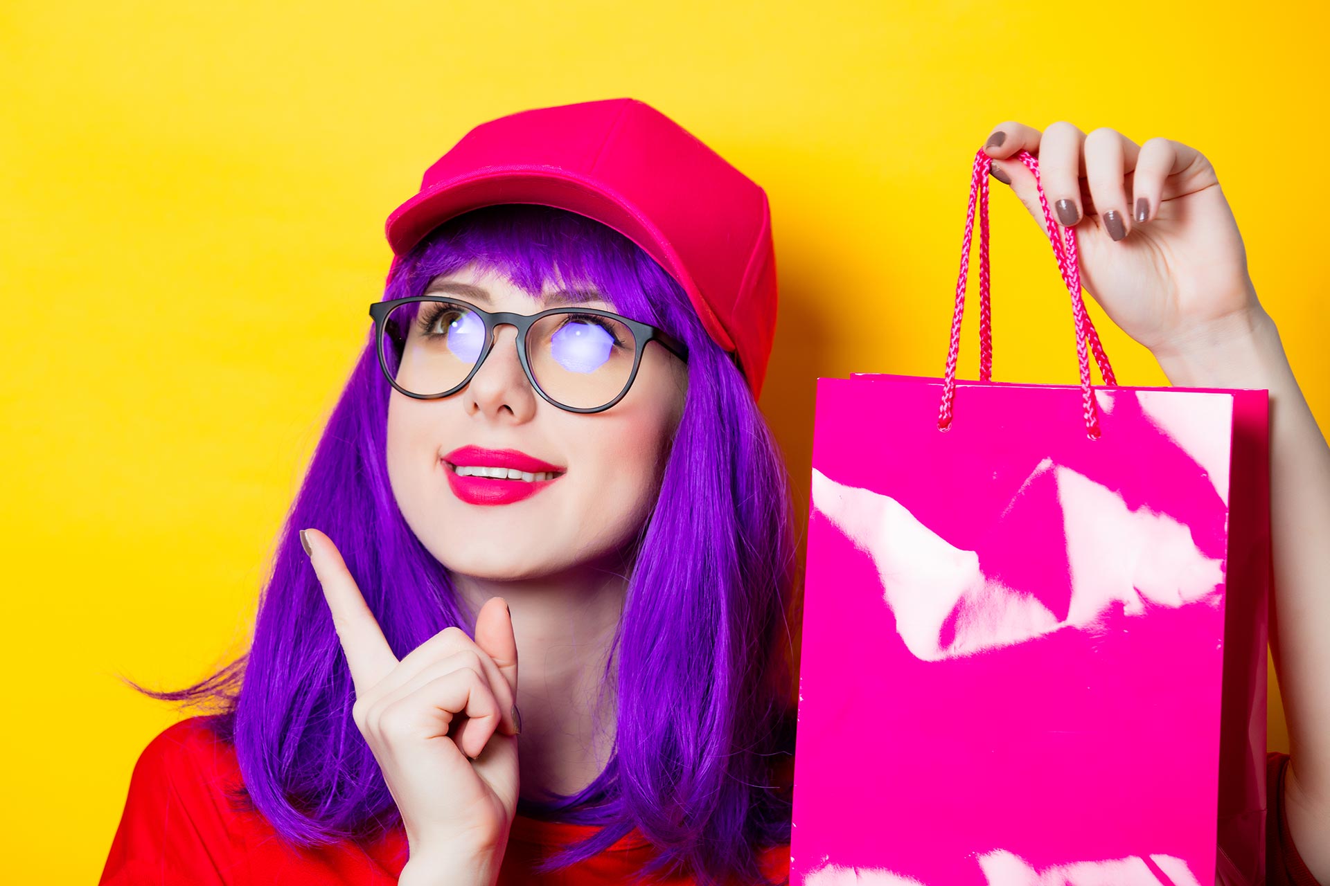 Lets gaint costumer by using your social media